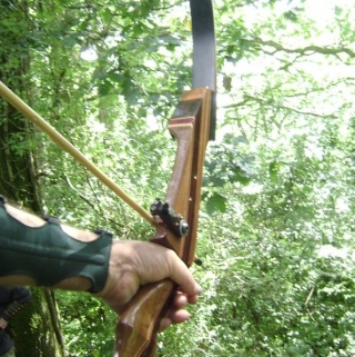  Usando arco e frecce 